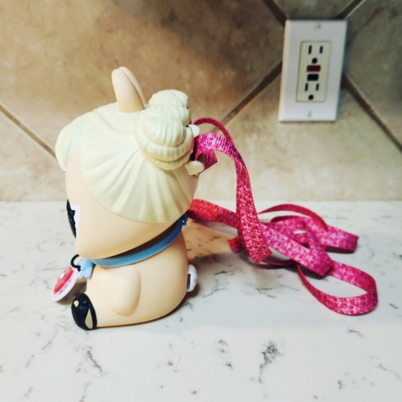 MGA LOL Surprise Biggie Pets Cottontail Q.T. Bookbag Piggy Bank - Picture 9 of 9